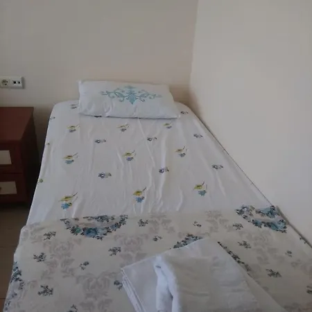 Mandarin Beach Hotel *